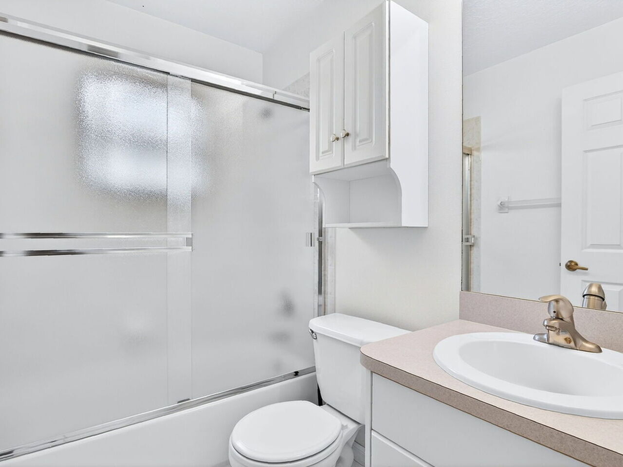 934 Pine Creek Circle NE