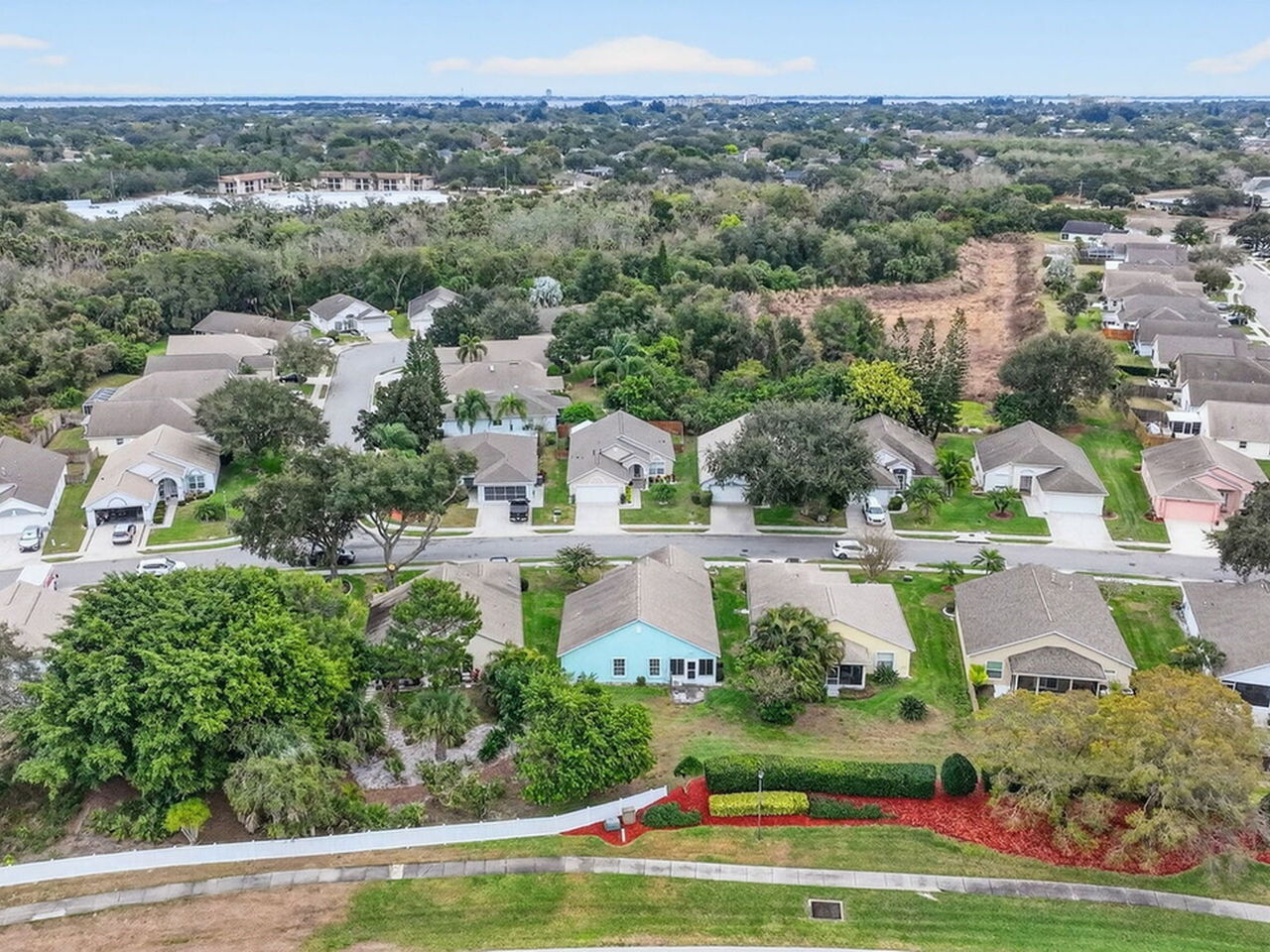 934 Pine Creek Circle NE