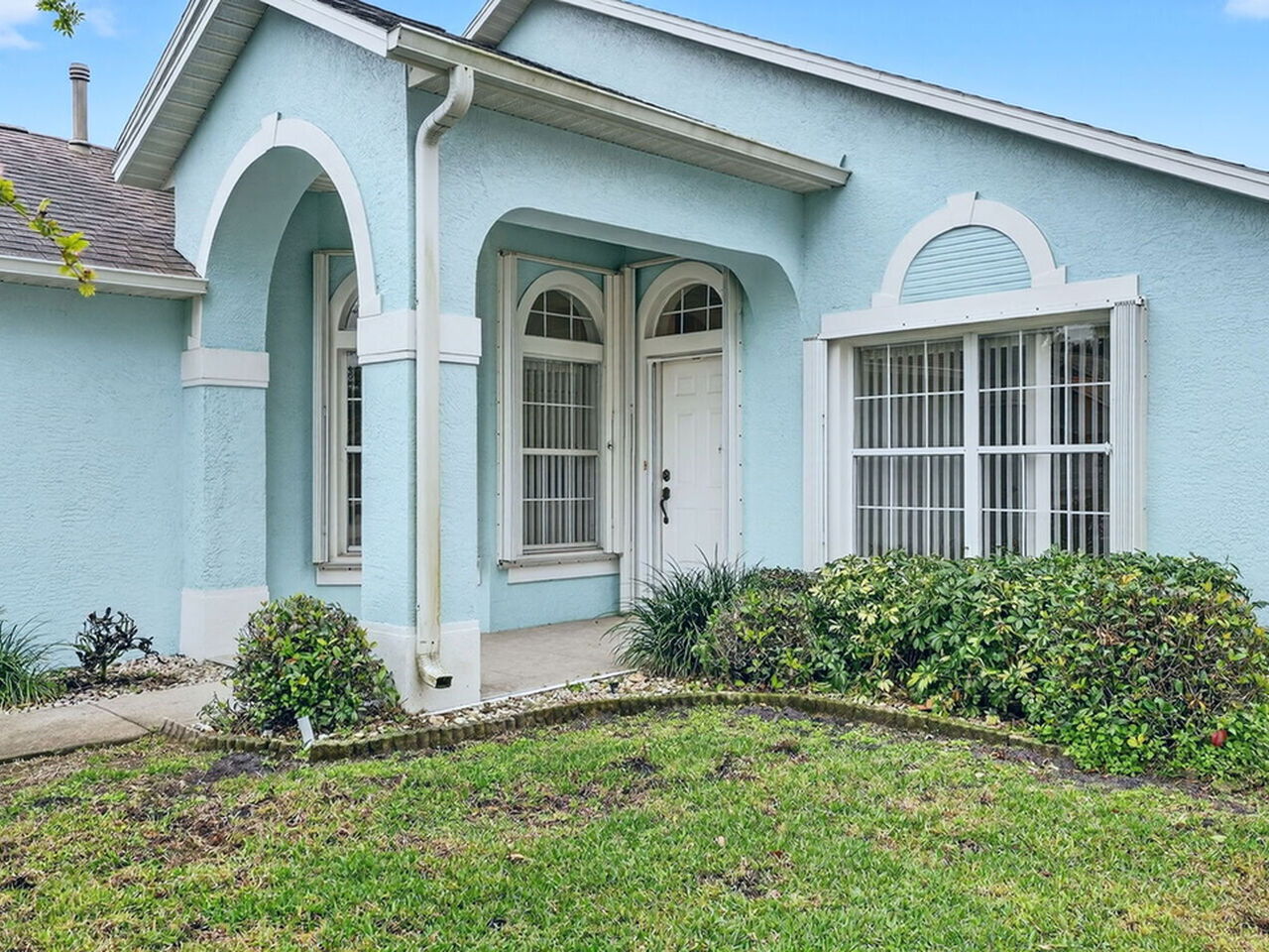 934 Pine Creek Circle NE