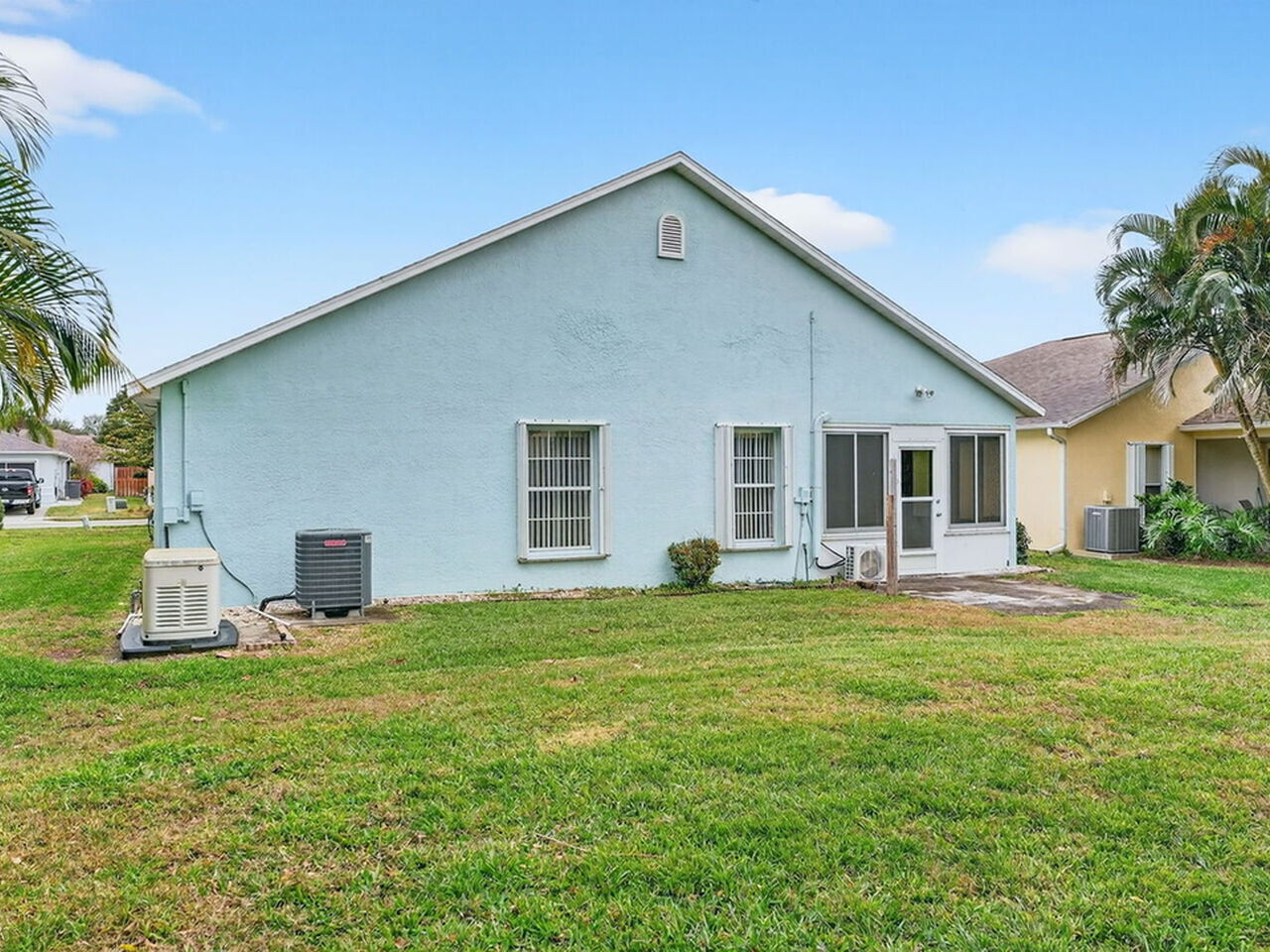 934 Pine Creek Circle NE