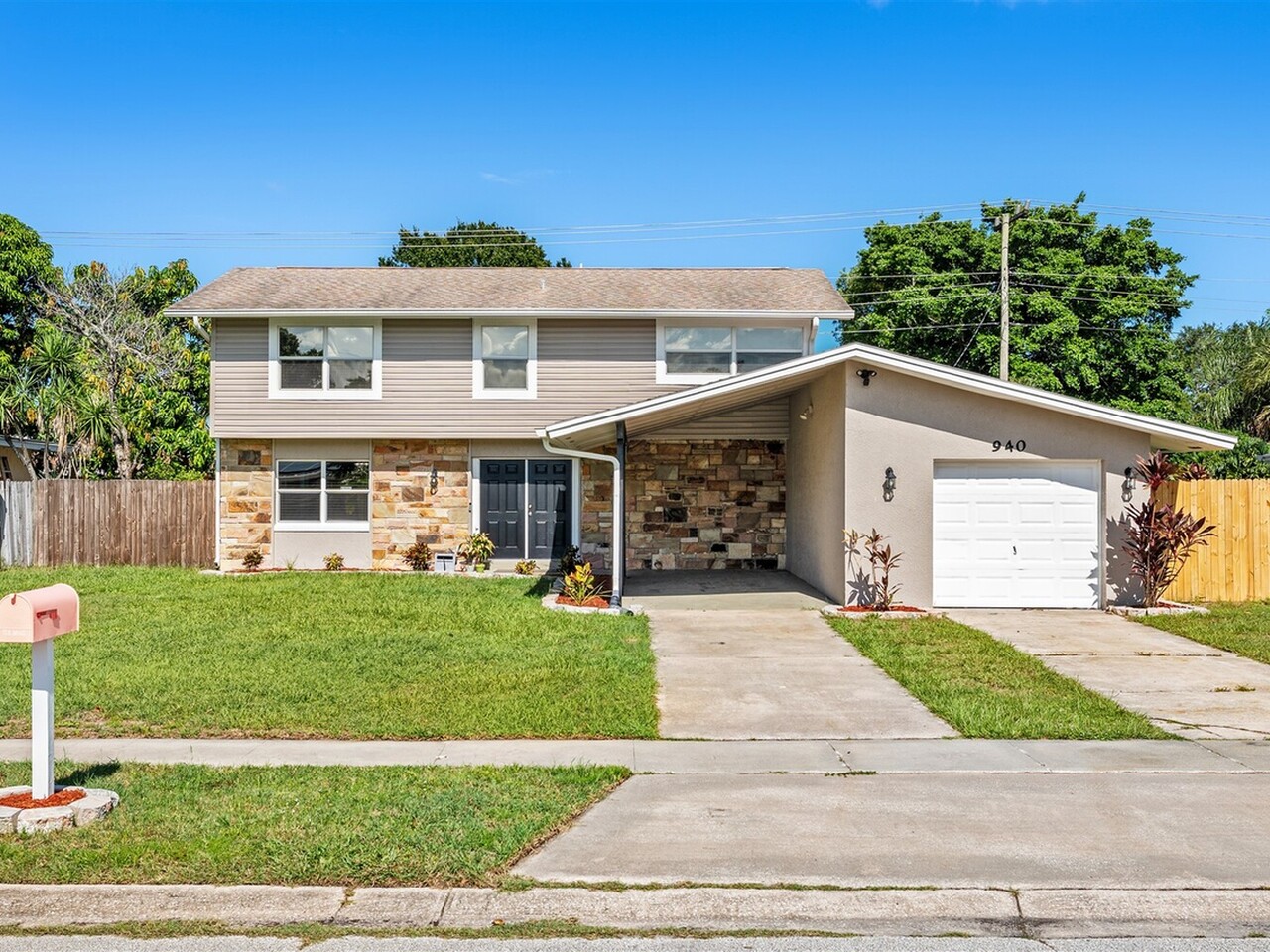 940 Bowing Lane