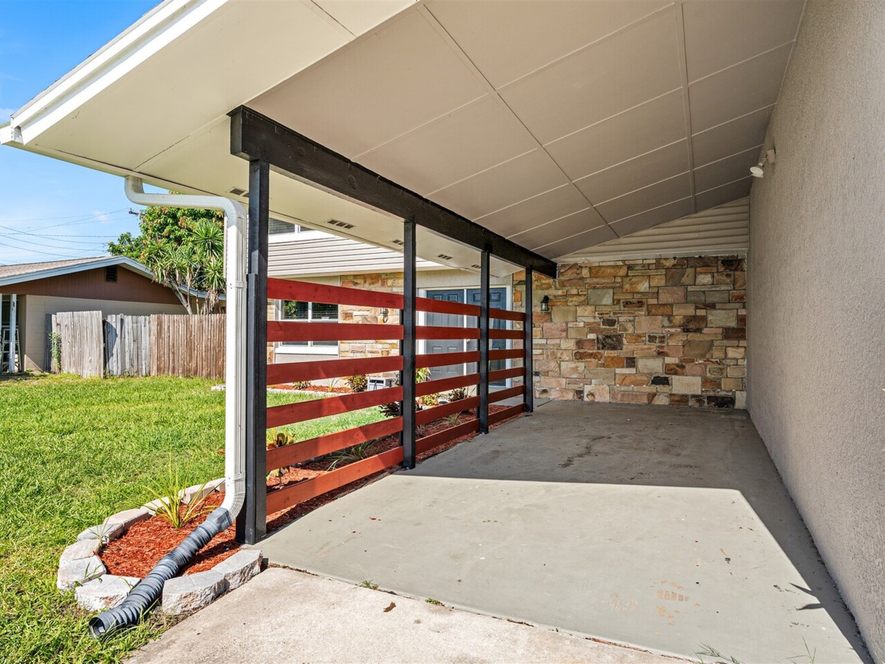 940 Bowing Lane