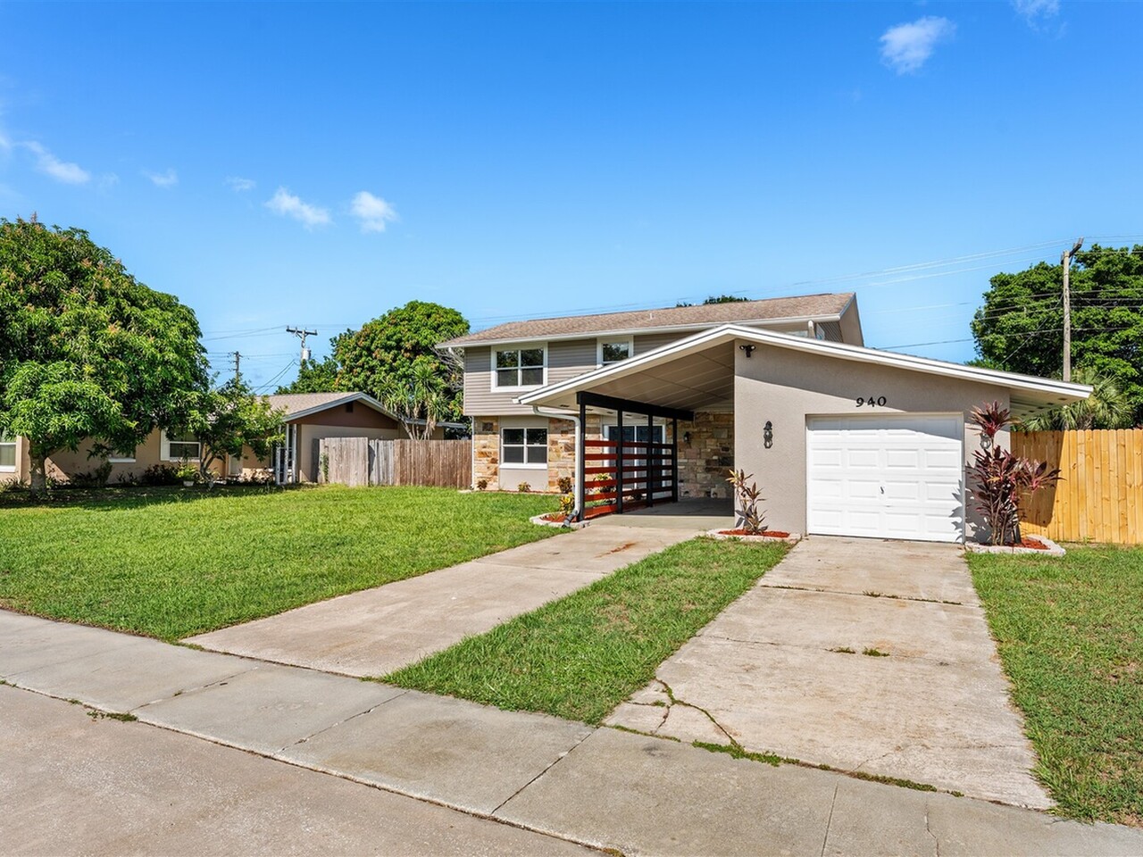 940 Bowing Lane