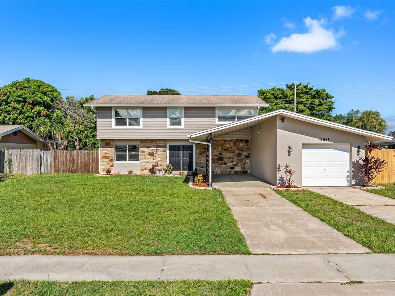 940 Bowing Lane