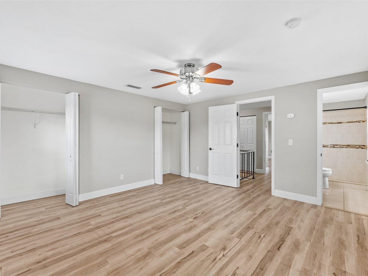 940 Bowing Lane