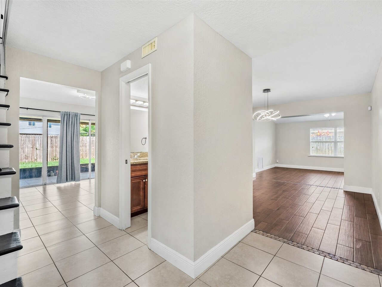 940 Bowing Lane