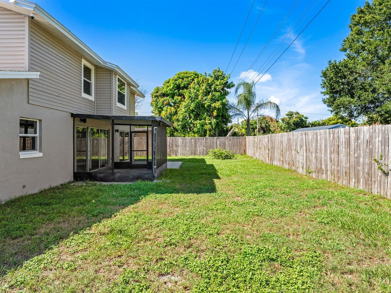 940 Bowing Lane