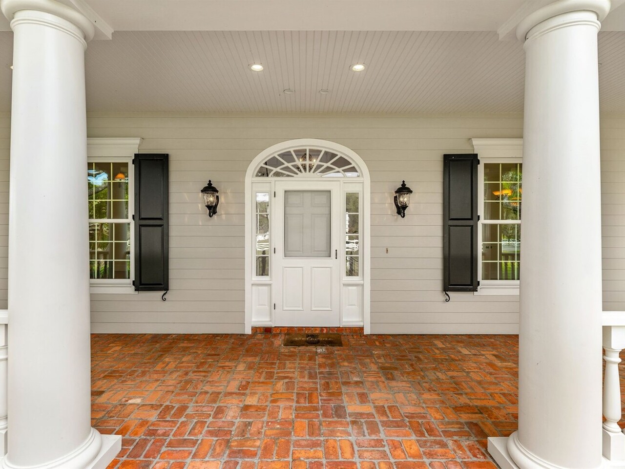9490 S. Tropical Trail
