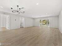 517 N River Oaks Drive