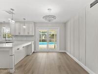 517 N River Oaks Drive