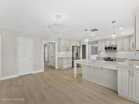 517 N River Oaks Drive