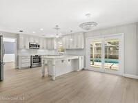 517 N River Oaks Drive