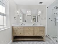 517 N River Oaks Drive